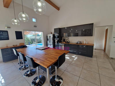 Maison - 262 m² - 8 pièces