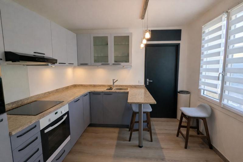 Pavillon - 160 m² - 7 pièces