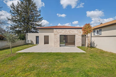 Maison - 97 m² - 4 pièces