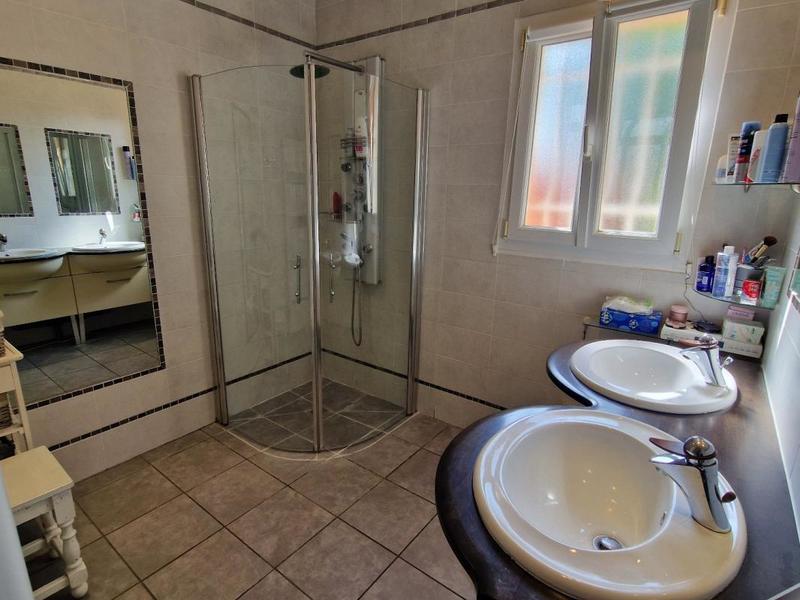 Villa - 192 m² - 5 pièces