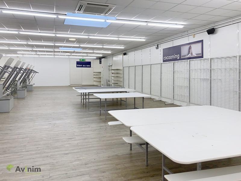 Local commercial - 700 m²