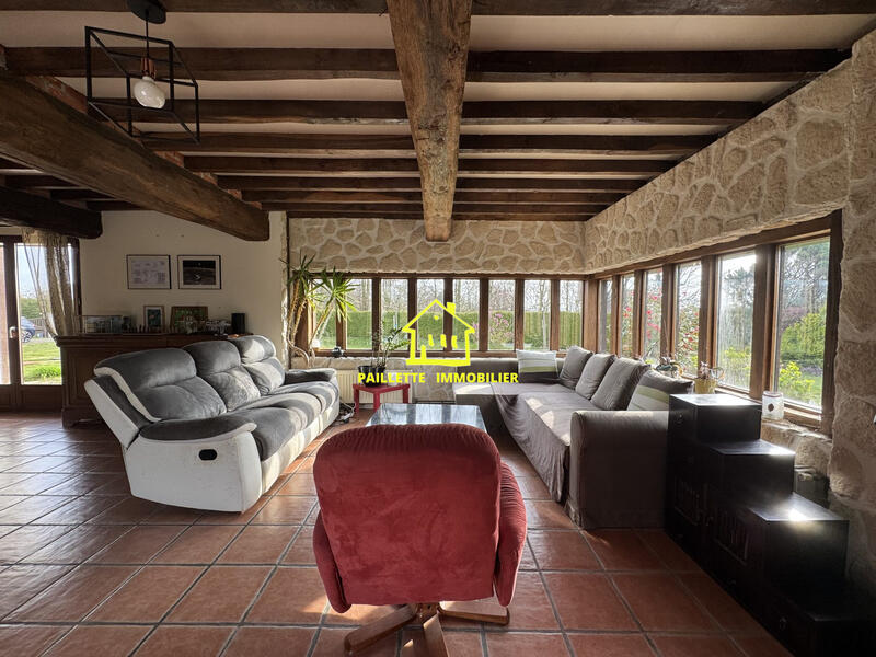 Maison traditionnelle - 194 m² - 6 pièces