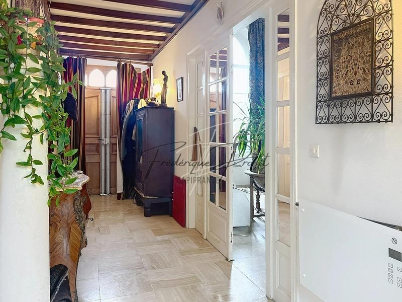 Maison bourgeoise - 325 m² - 7 pièces