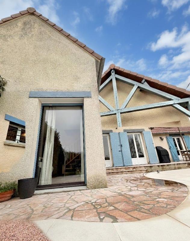 Maison - 210 m² - 7 pièces