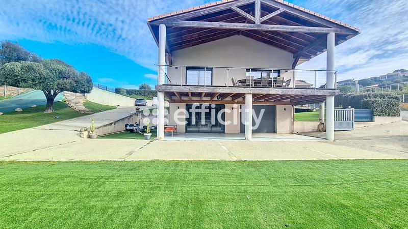 Maison - 166 m² - 4 pièces