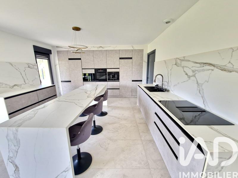 Maison - 120 m² - 5 pièces