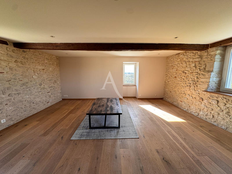 Maison - 323 m² - 5 pièces