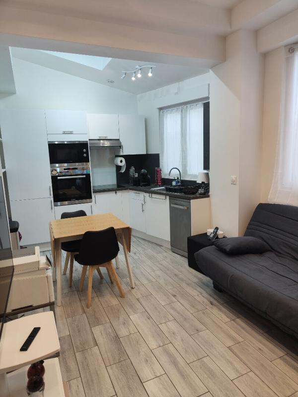 Maison - 80 m² - 8 pièces