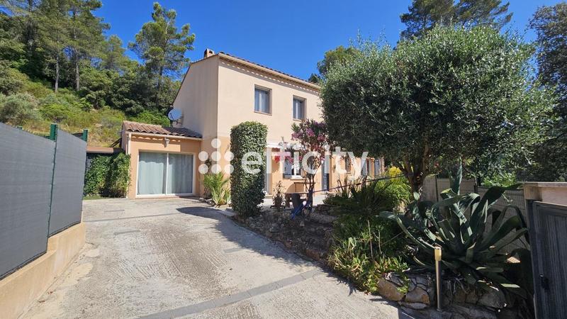 Maison - 145 m² - 8 pièces