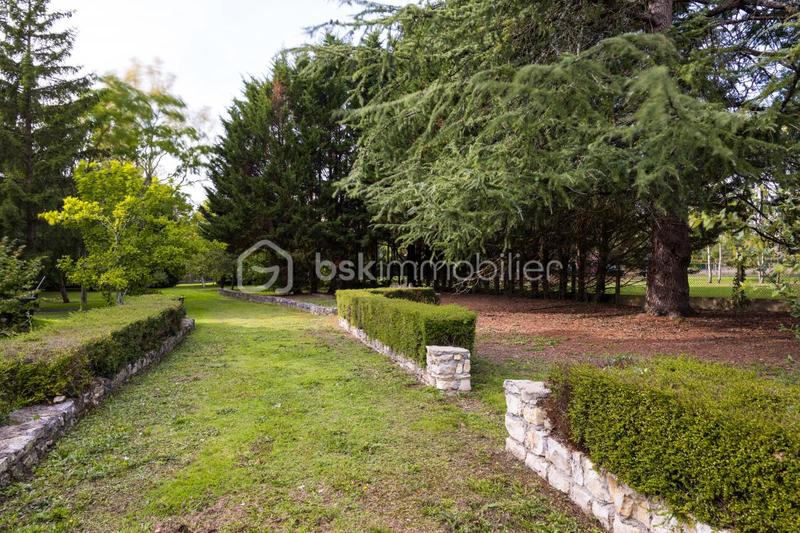 Maison - 186 m² - 7 pièces