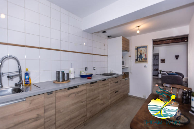 Maison traditionnelle - 232 m² - 10 pièces