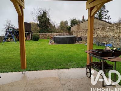 Maison - 201 m² - 7 pièces