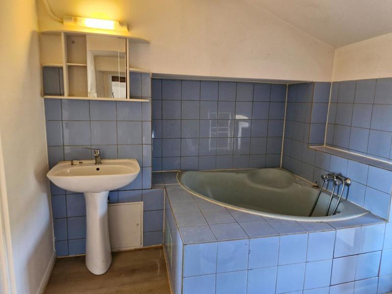 Maison - 220 m² - 8 pièces