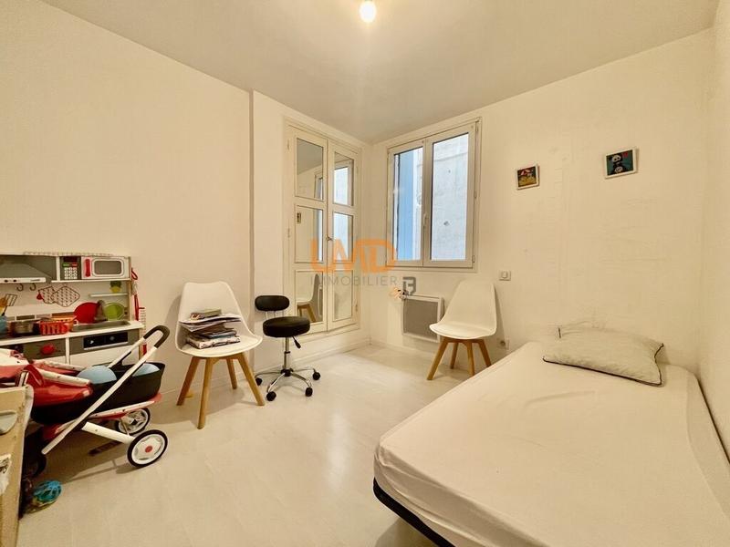 Maison - 230 m² - 10 pièces