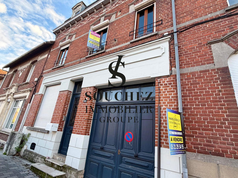 Maison - 250 m² - 8 pièces