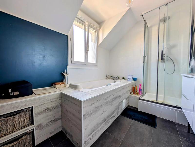 Maison - 122 m² - 5 pièces