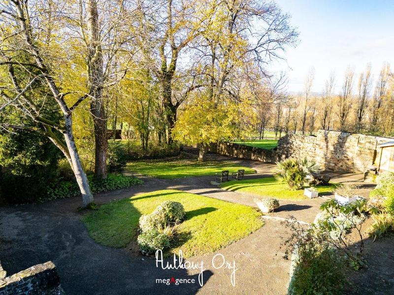 Maison de ville - 247 m² - 10 pièces