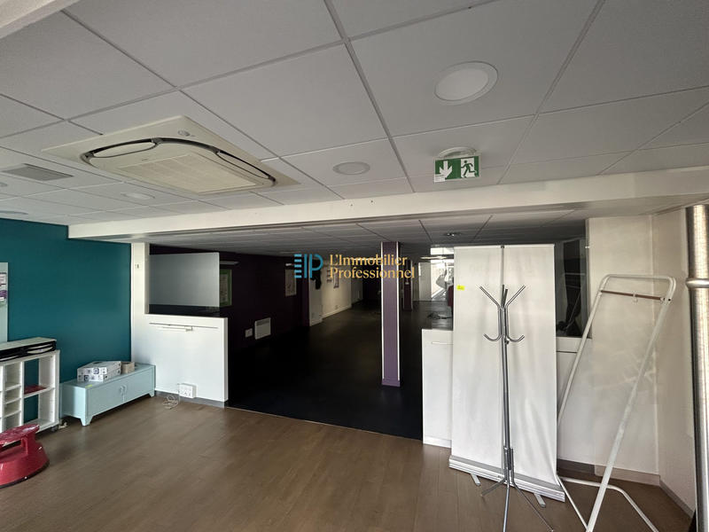 Local commercial - 170 m² - 4 pièces