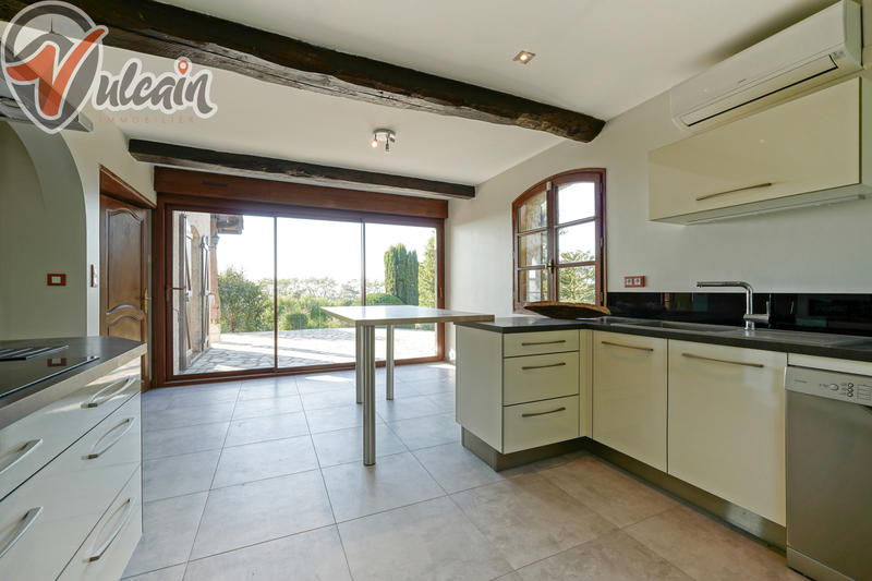 Maison - 227 m² - 8 pièces