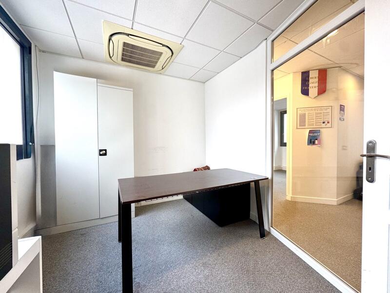 Bureau - 146 m²