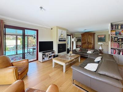 Maison - 186 m² - 7 pièces