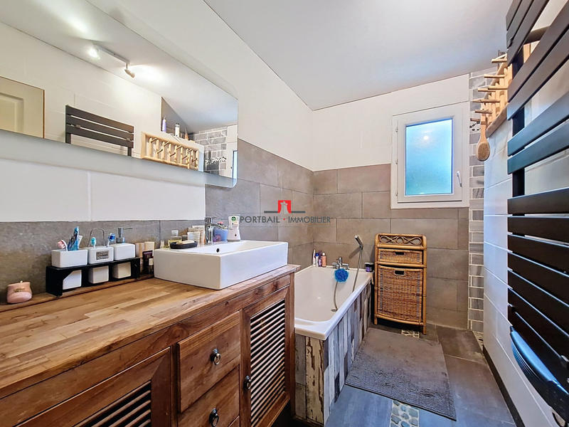 Maison - 98 m² - 4 pièces