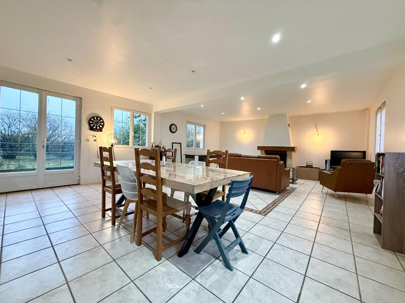 Maison - 163 m² - 6 pièces