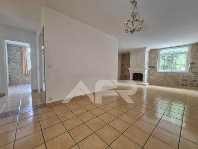 Appartement - 80 m² - 4 pièces