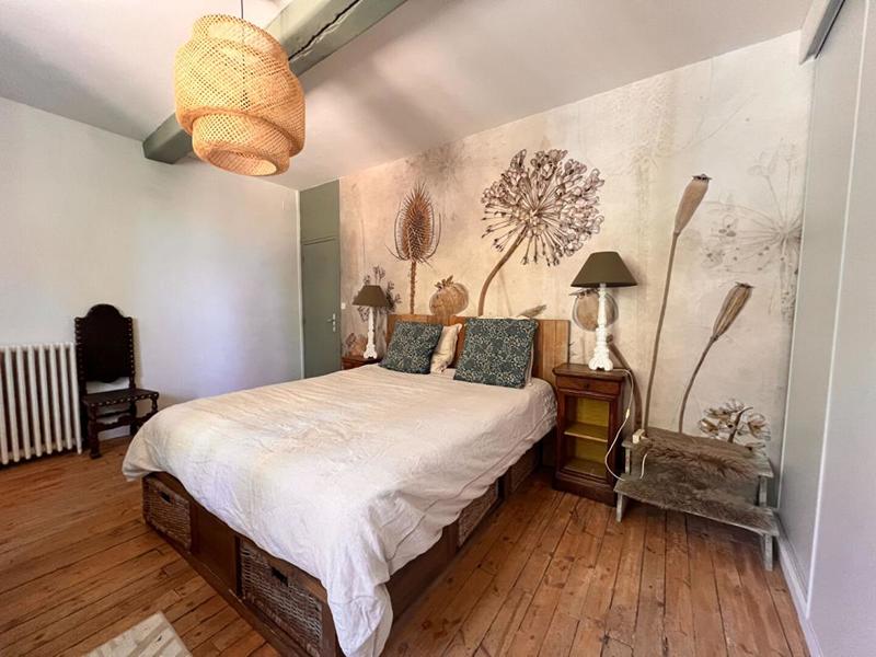 Maison - 280 m² - 8 pièces