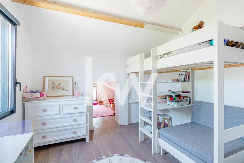 Maison - 106 m² - 6 pièces