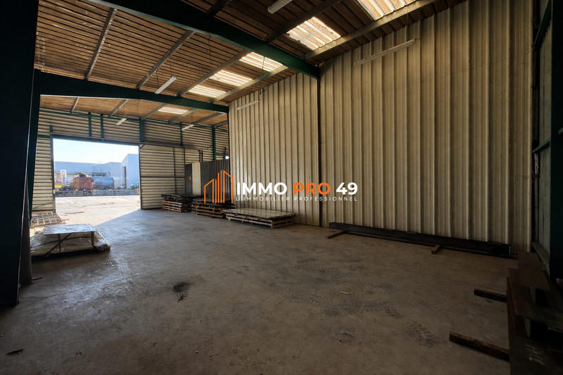 Entrepôt - 140 m²