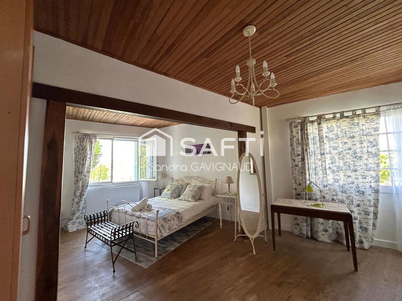 Maison - 370 m² - 12 pièces