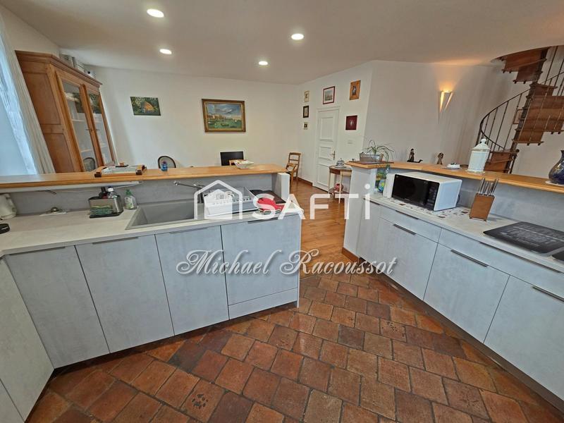 Appartement - 134 m² - 5 pièces