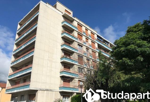 Chambre - 9 m² - 1 pièce