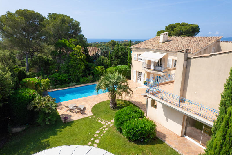 Villa - 350 m² - 8 pièces