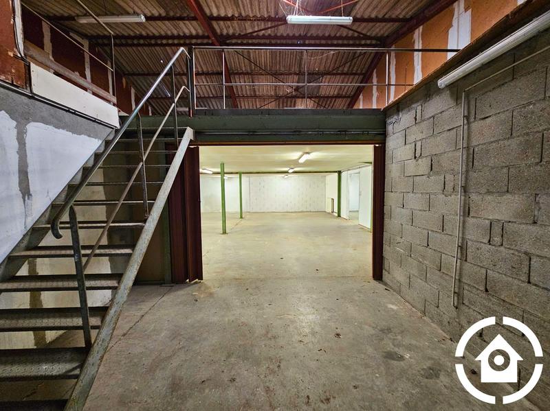 Entrepôt - 235 m²