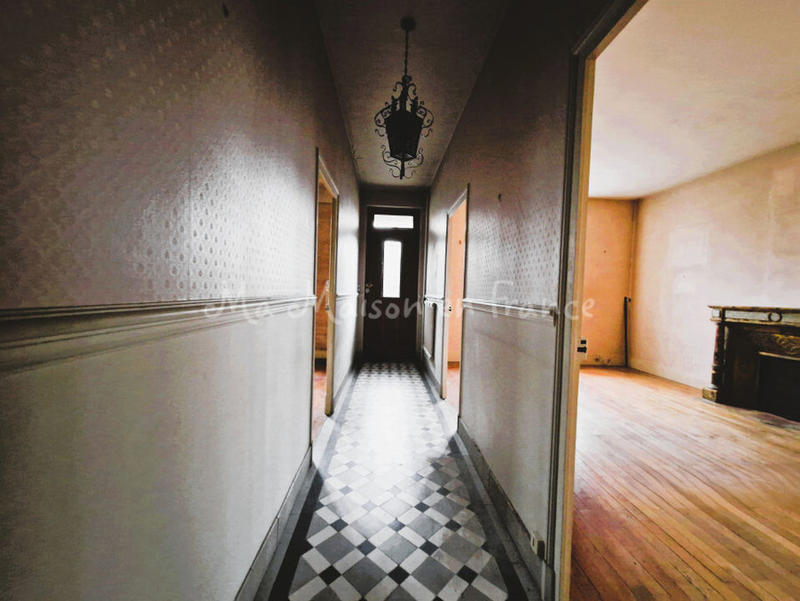 Maison - 146 m² - 9 pièces