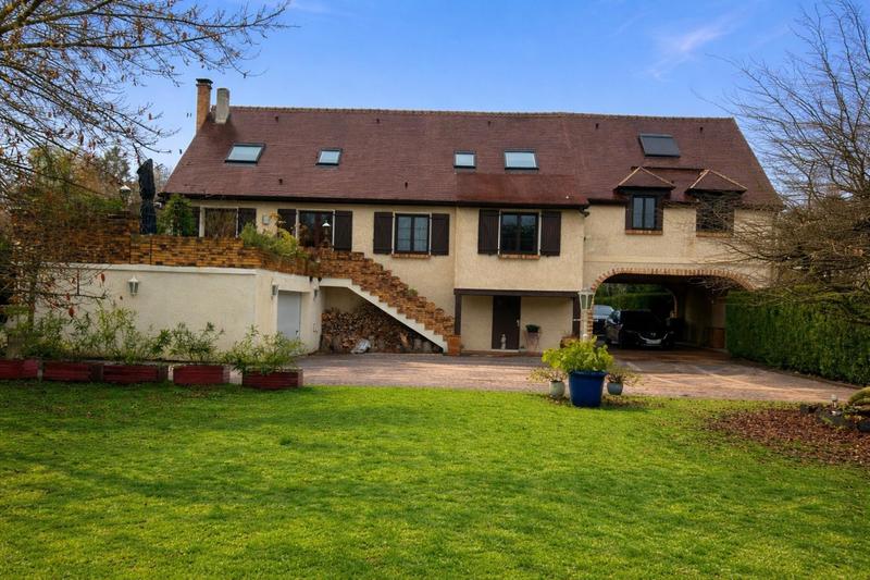 Maison - 189 m² - 8 pièces