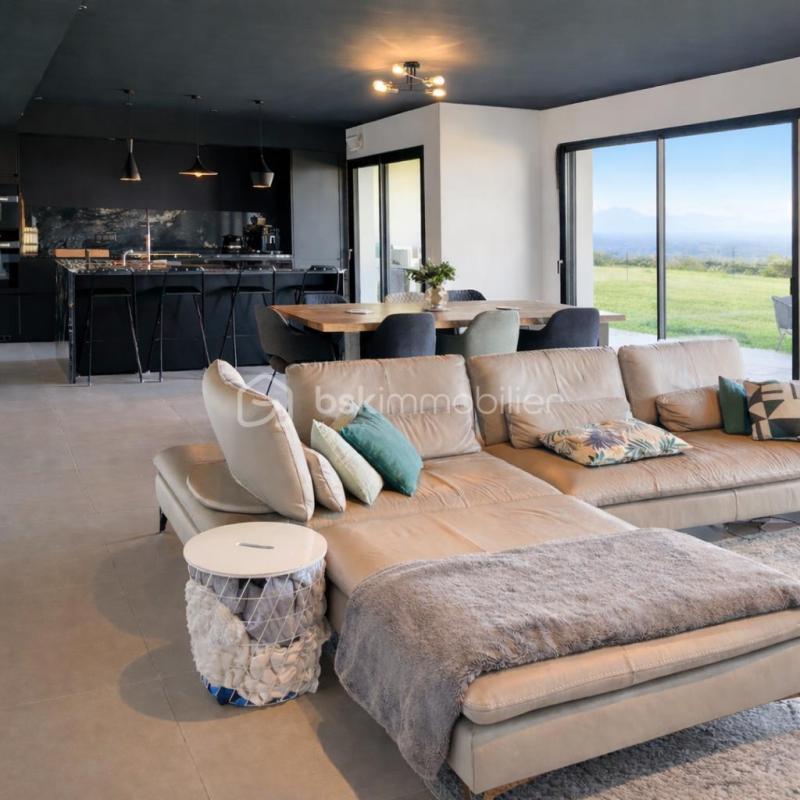 Maison - 190 m² - 7 pièces