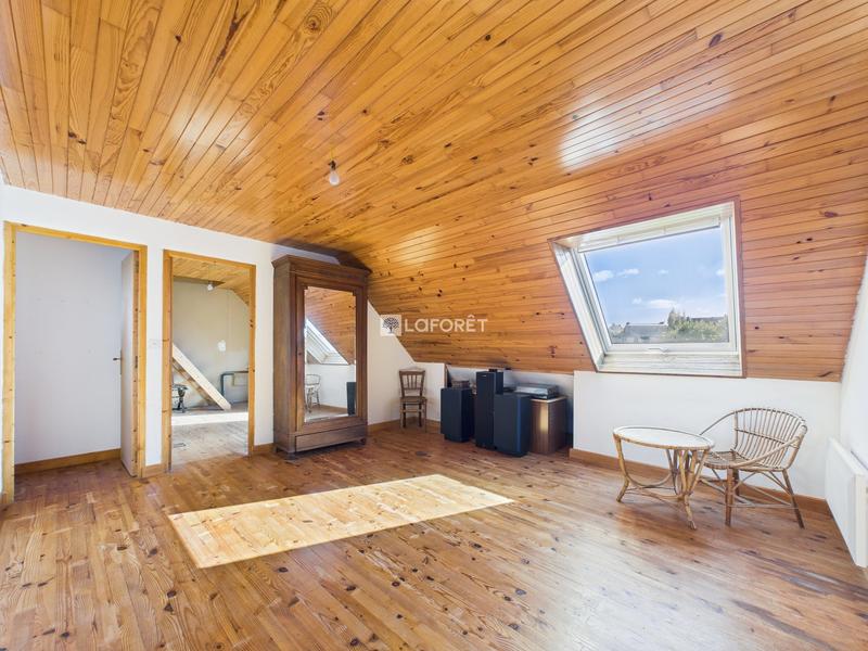 Maison - 224 m² - 9 pièces