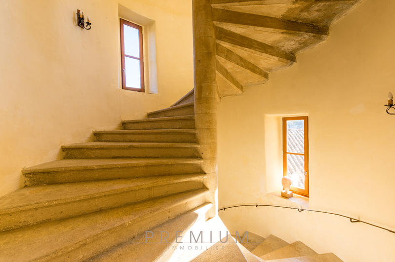 Demeure - 890 m² - 27 pièces