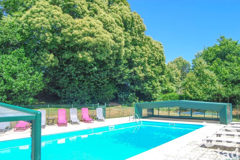 Maison - 265 m² - 11 pièces