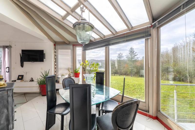 Maison d'architecte - 360 m² - 10 pièces