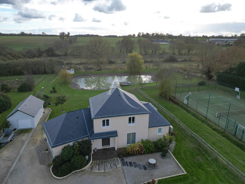 Maison - 185 m² - 5 pièces