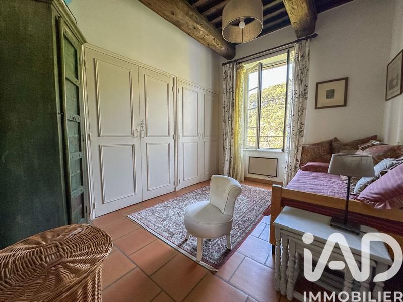 Maison - 360 m² - 12 pièces