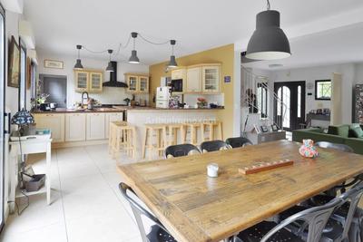 Maison - 210 m² - 7 pièces