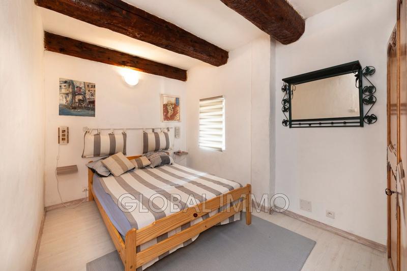 Maison - 242 m² - 10 pièces