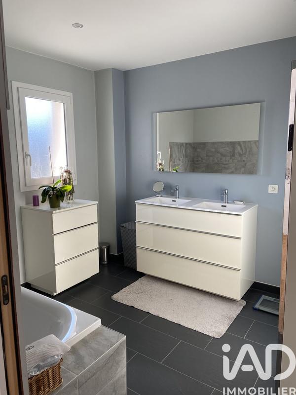 Maison - 200 m² - 8 pièces