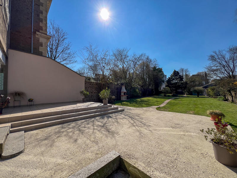 Maison - 236 m² - 10 pièces