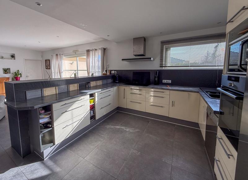 Maison - 175 m² - 6 pièces